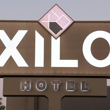 Hotel Xilo Глендейл Екстериор снимка